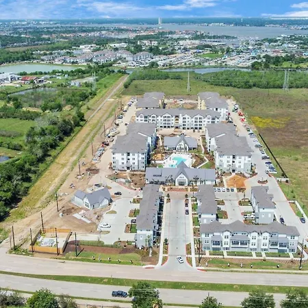 The Golden Treasure Near Kemah Boardwalk! Apartment